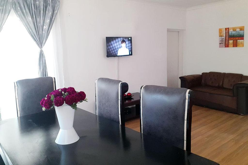 Queens Palace Претория Номер фото