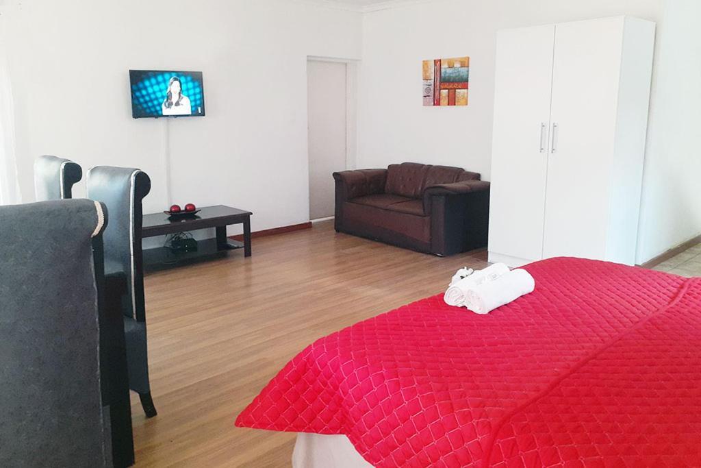 Queens Palace Претория Номер фото